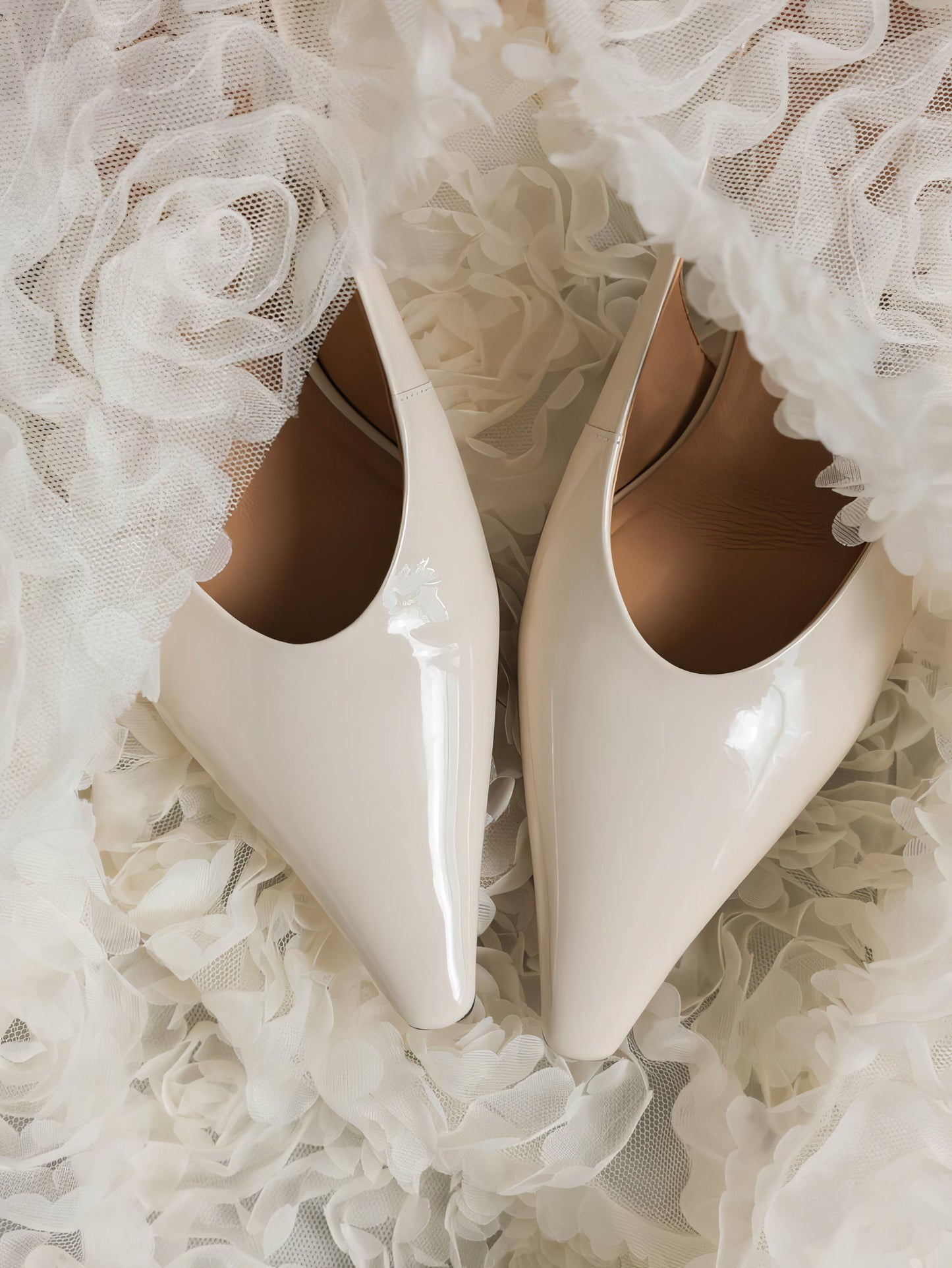 Kabartma Çiçek Desenli Ekru Peplum Bluz