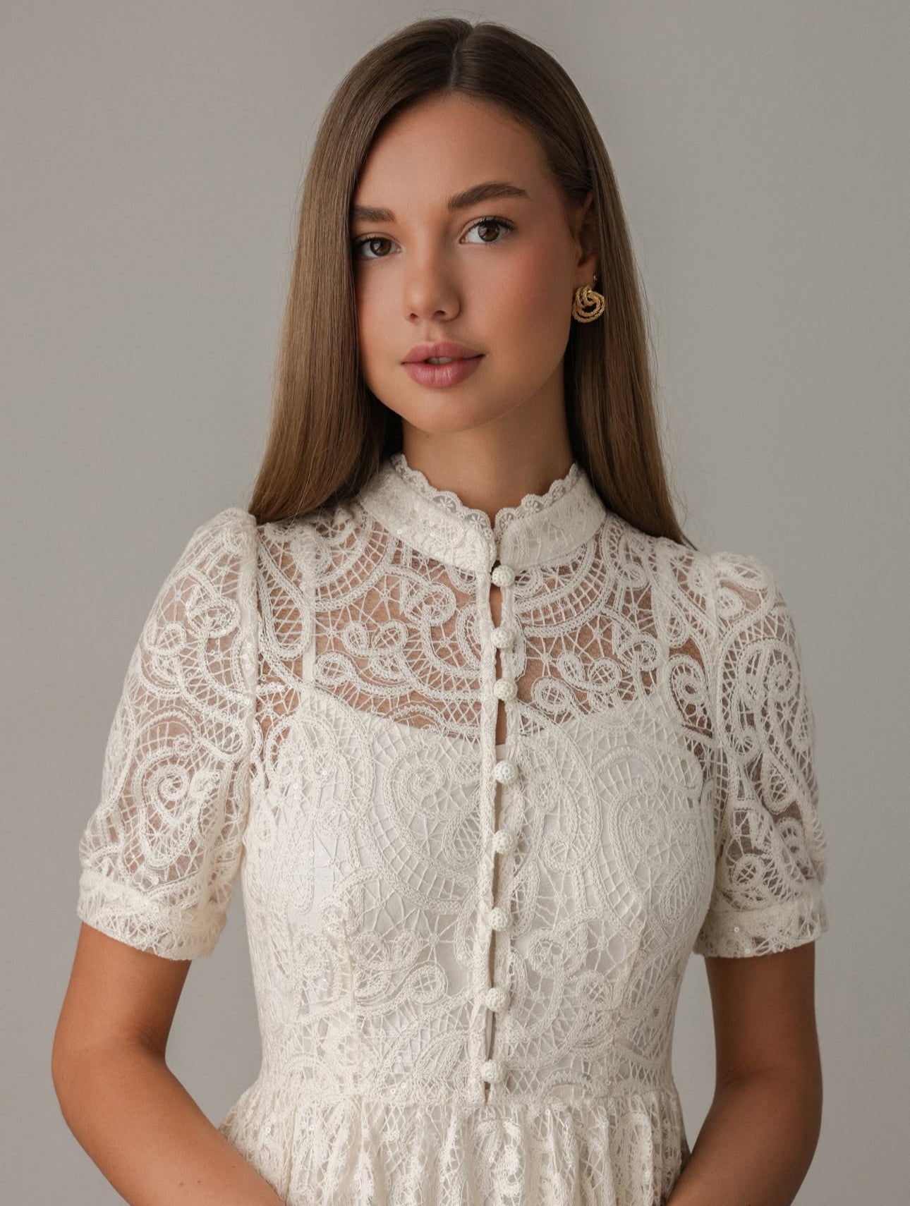 Altın Twirl Düğüm Küpe