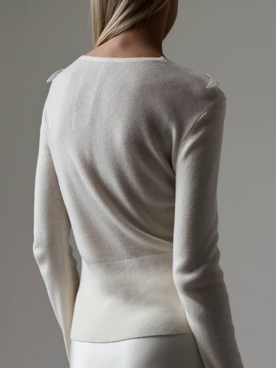 Dantel Aplike Detaylı Krem Bluz