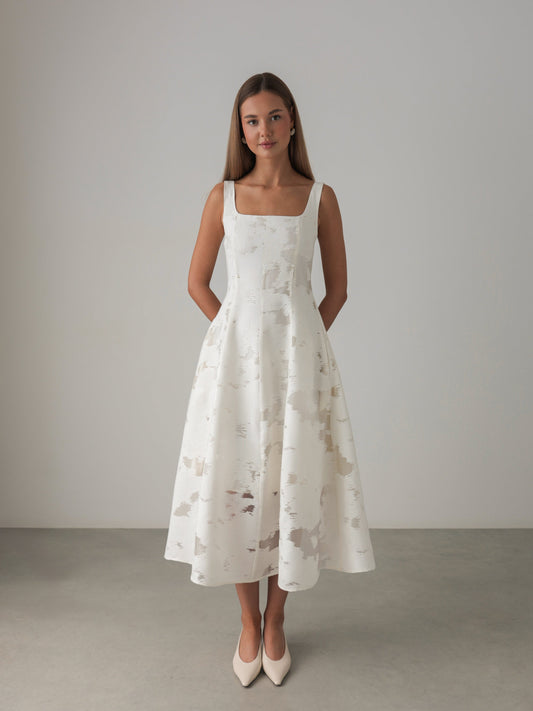 Beyaz Jakarlı Midi Elbise