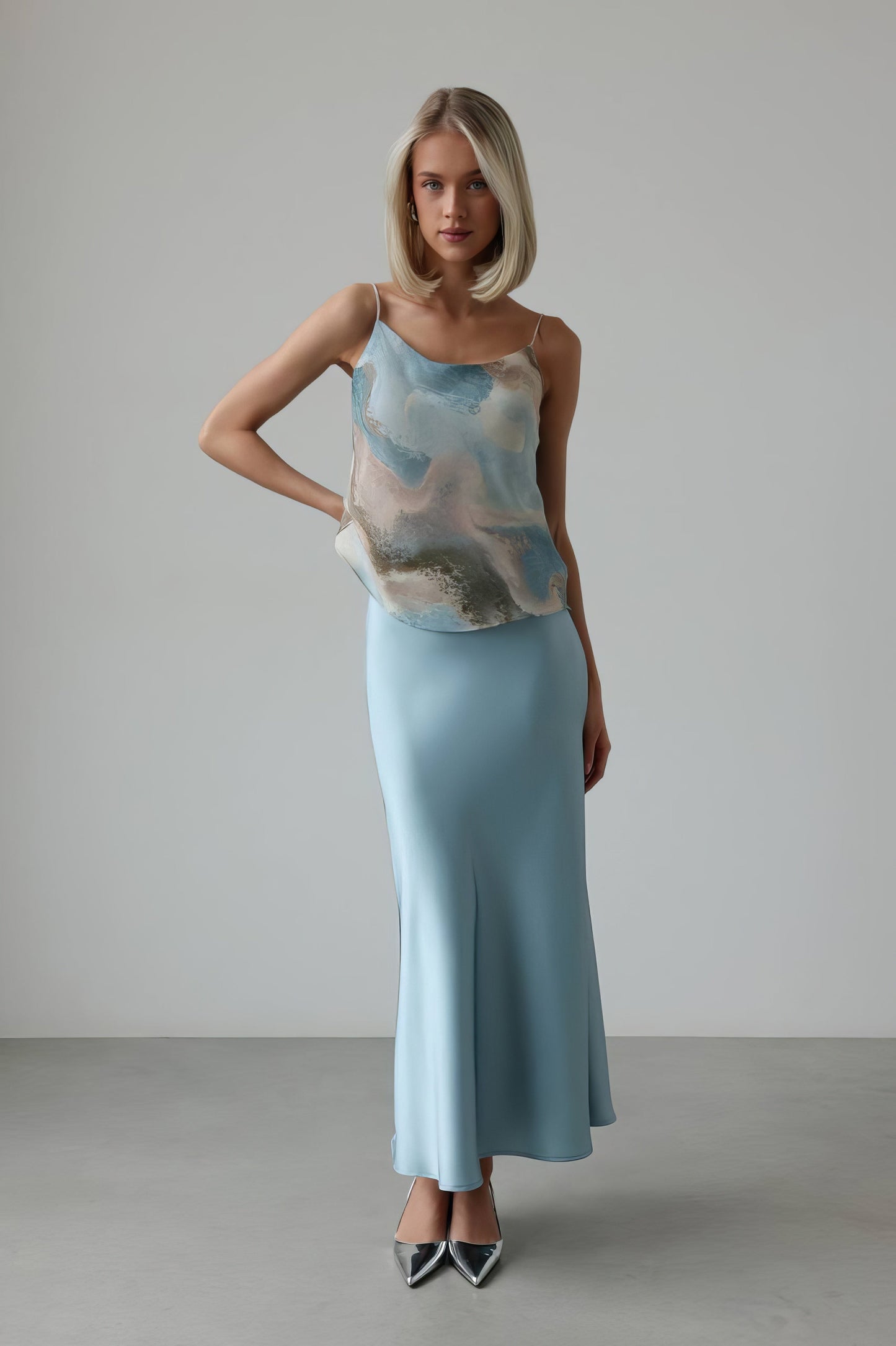 Gök Mavisi Saten Verev Etek