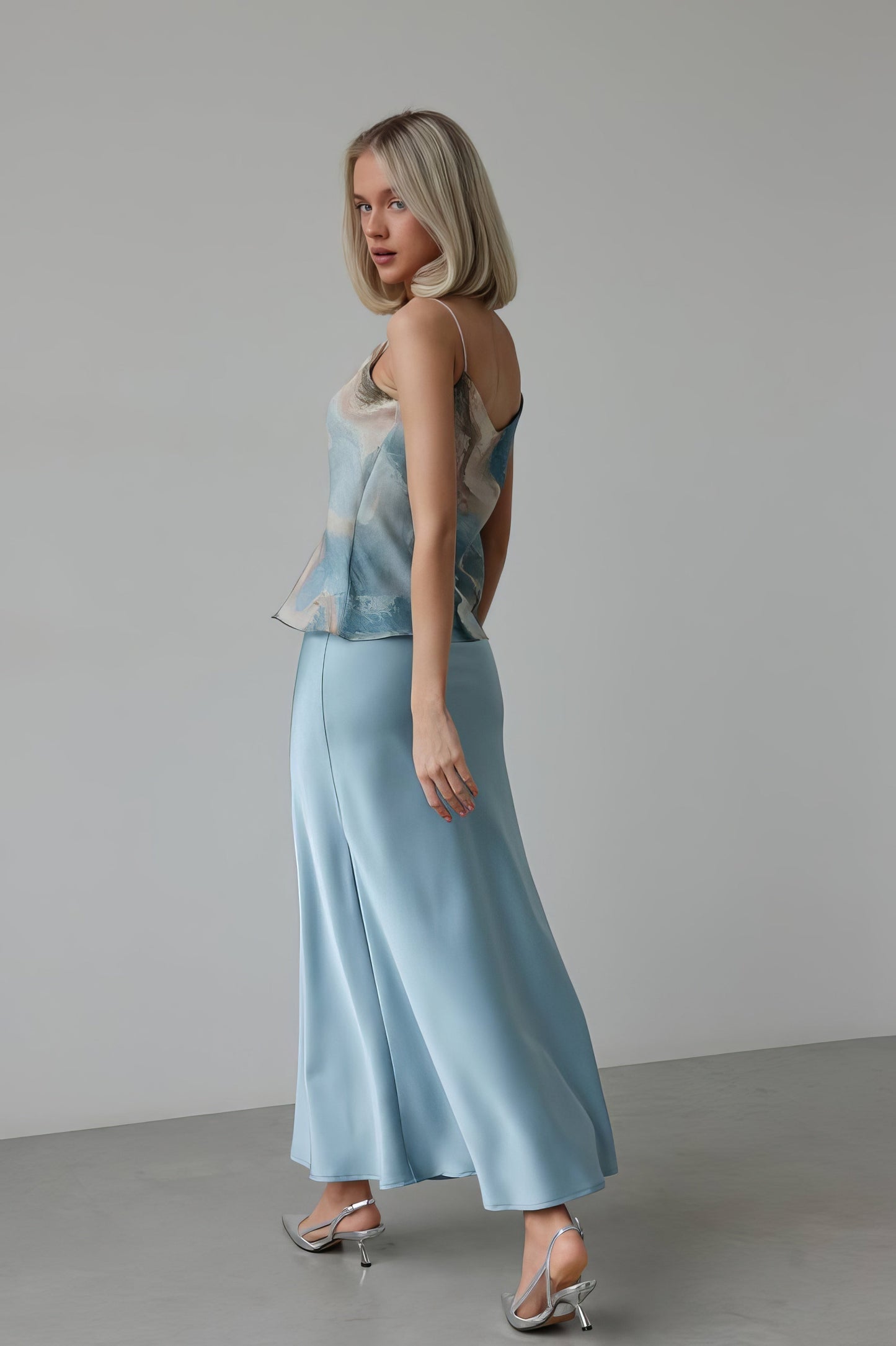 Gök Mavisi Saten Verev Etek