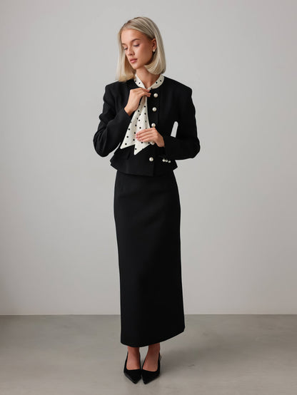 Puantiyeli Fular Detaylı Siyah Takım