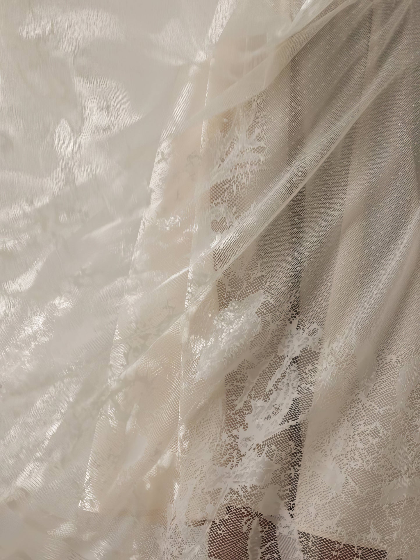 Hacimli Kırık Beyaz Midi Etek