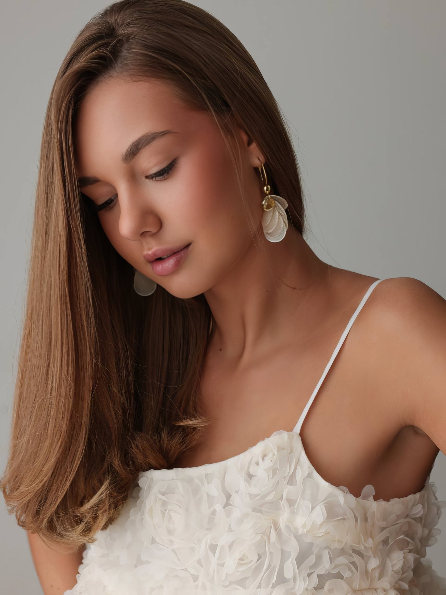 Kabartma Çiçek Desenli Ekru Peplum Bluz