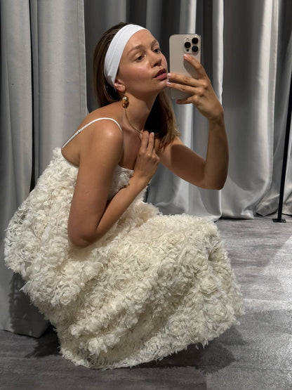 Çiçek İşlemeli Beyaz Peplum Takım