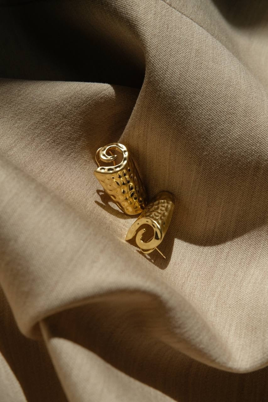 Altın Spiral Halka Küpe