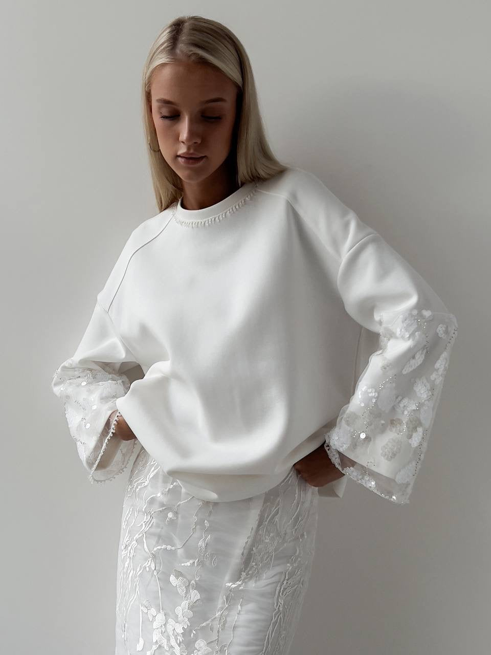 Dantel Kollu Beyaz Sweatshirt