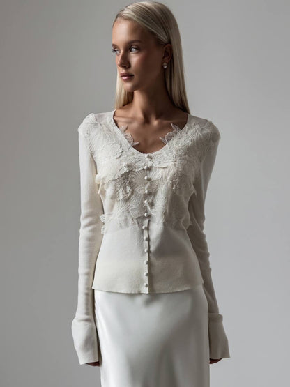 Dantel Aplike Detaylı Krem Bluz