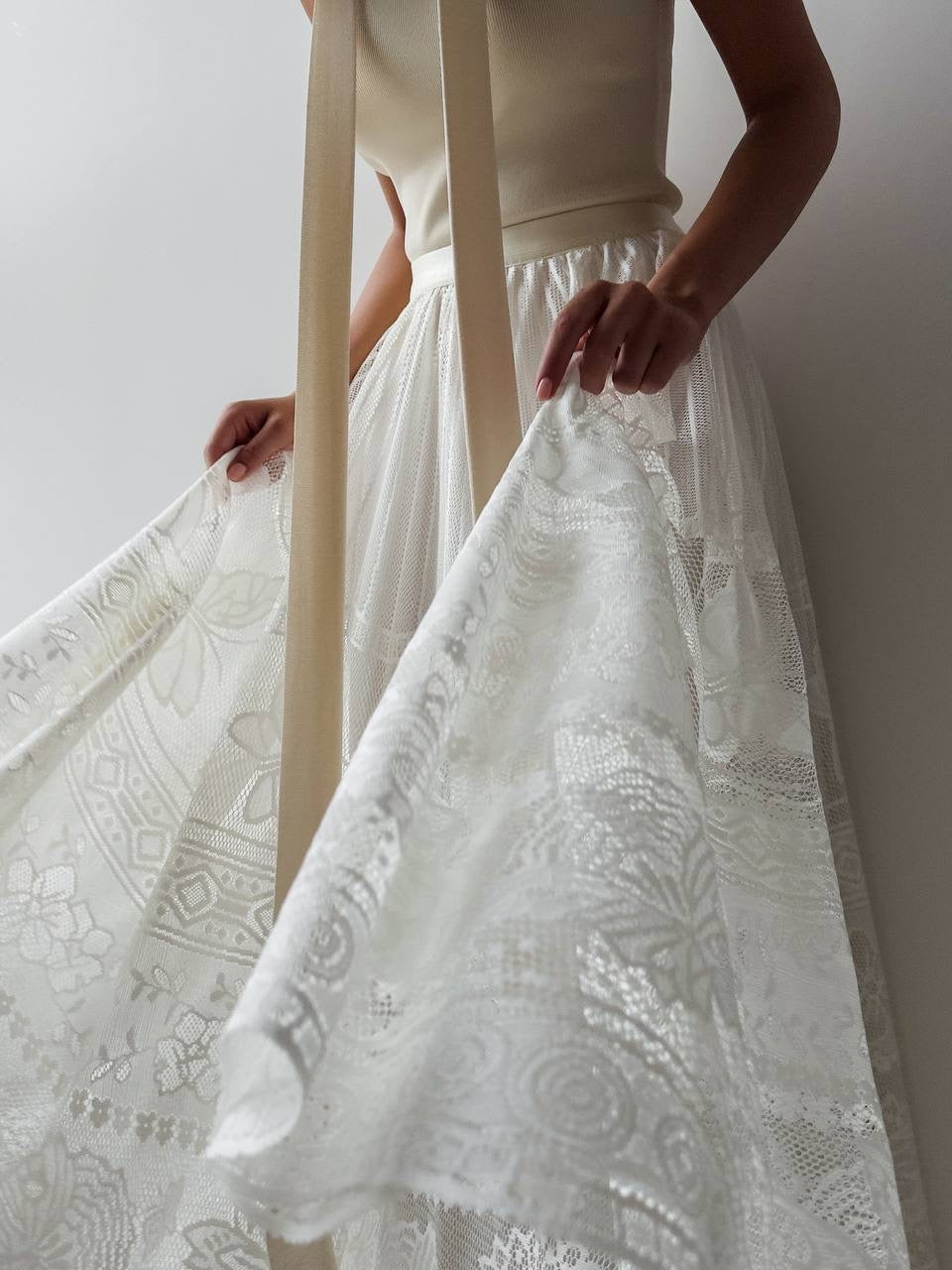 Bağlama Detaylı Krem Bluz