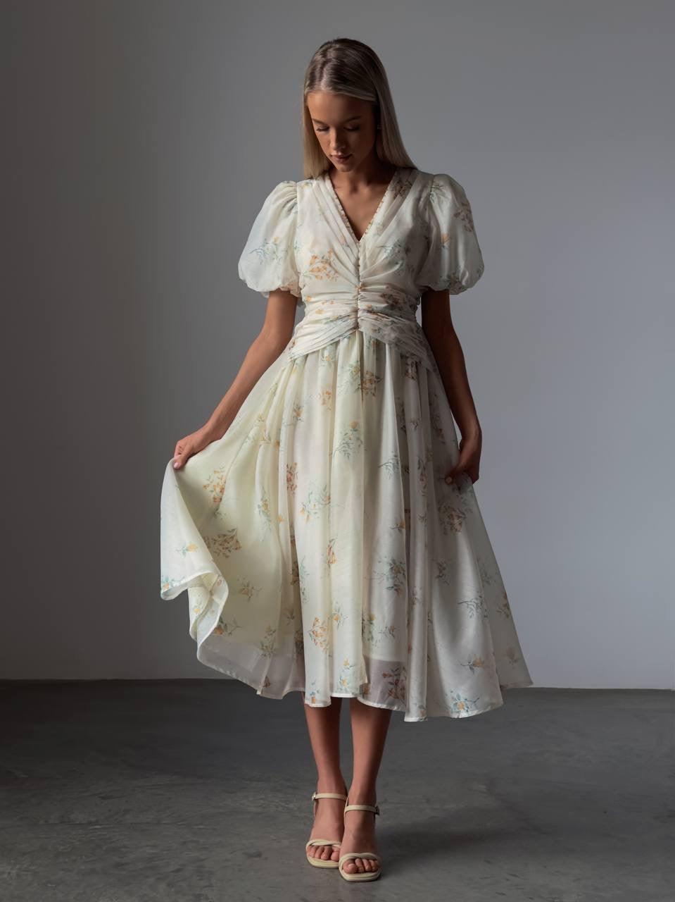 Zarif Çiçekli Midi Elbise