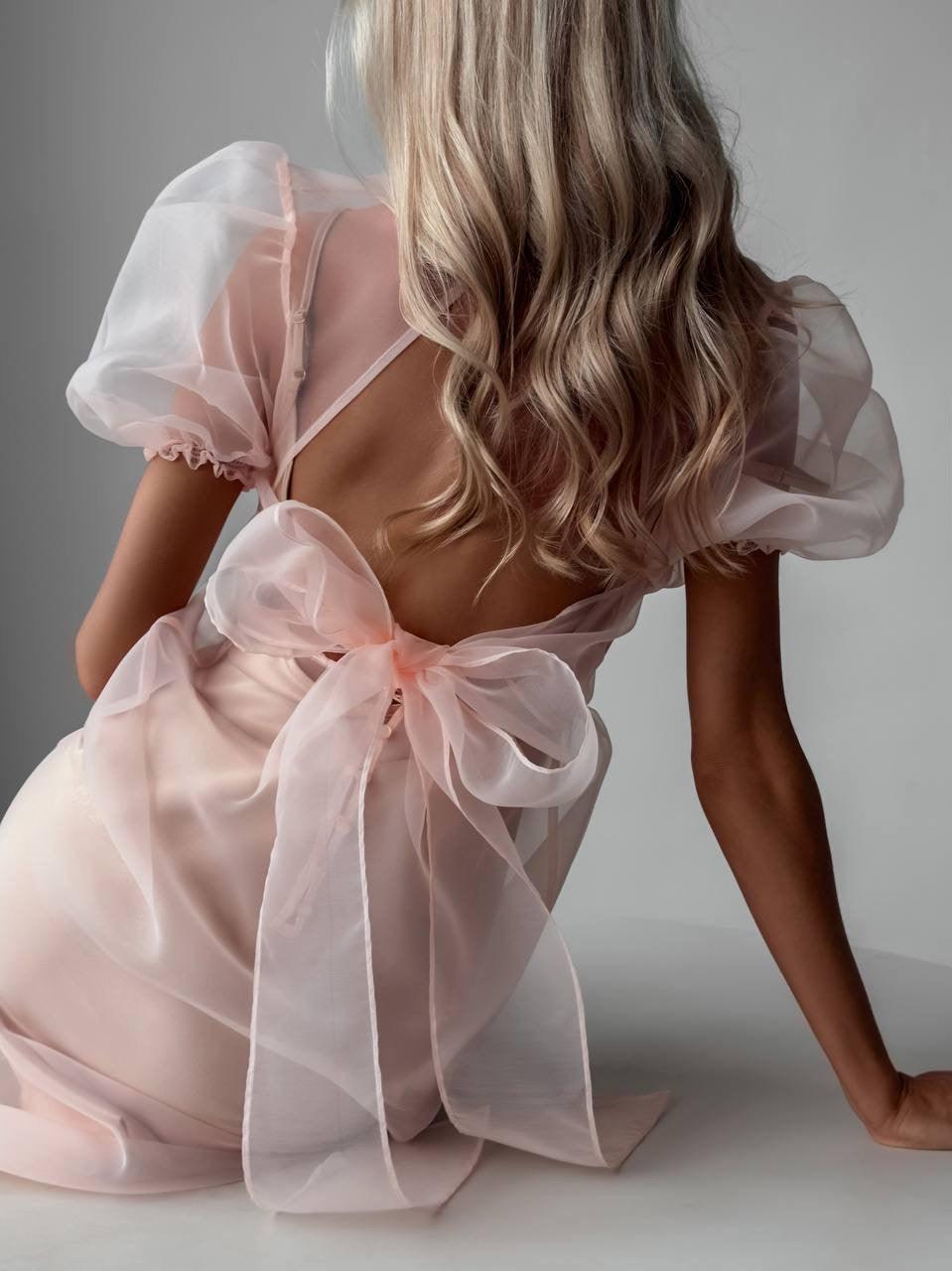 Zarif Tül Detaylı Uzun Elbise