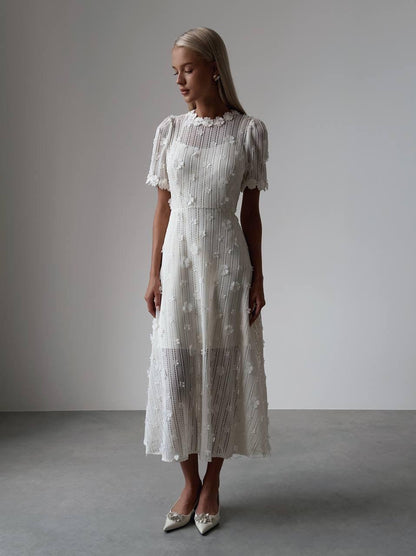 Zarif Çiçek Dokulu Elbise