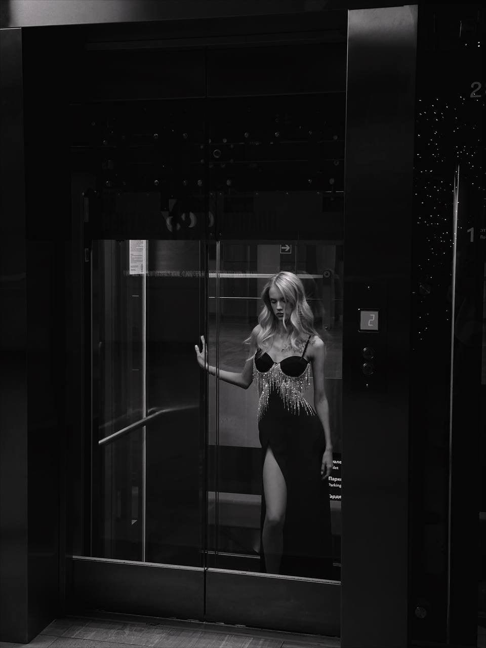 Göz Alıcı Siyah Abiye Elbise