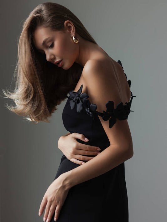 Siyah Çiçek Detaylı Elbise