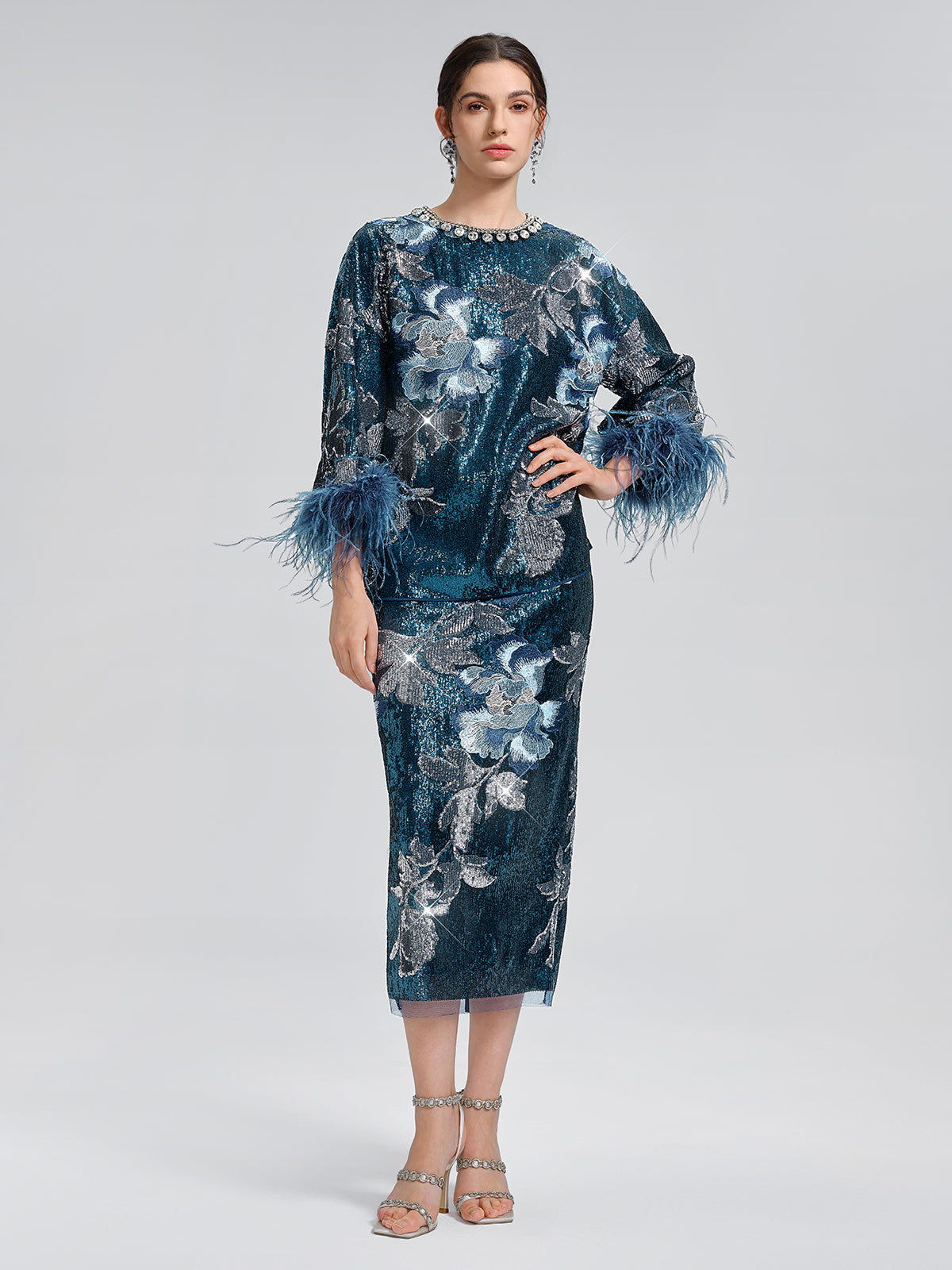 Pullu Çiçek Nakışlı Etek