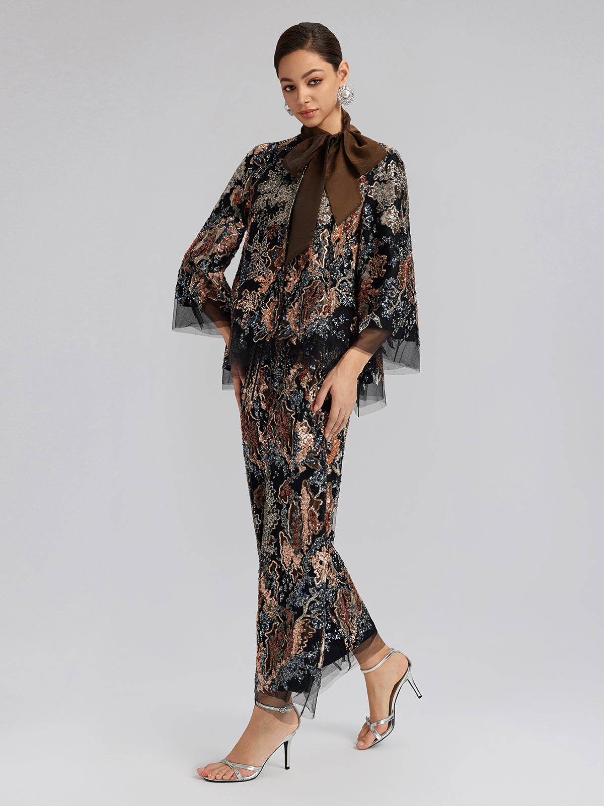 Pullu Sarmaşık Nakışlı Bağlamalı Ceket