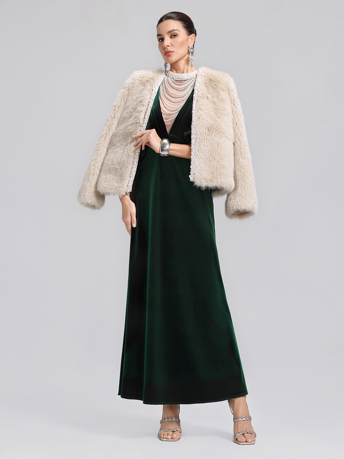 Gümüş Uçlu İncili Kürk Ceket