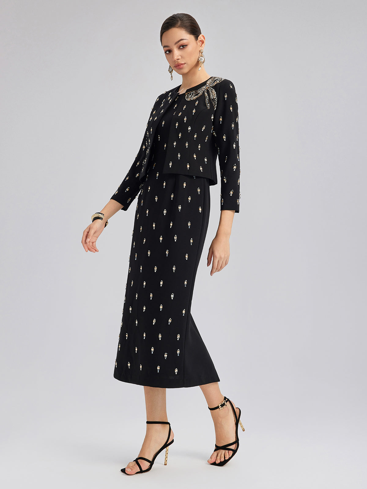 El İşlemeli Fiyonklu Ceket