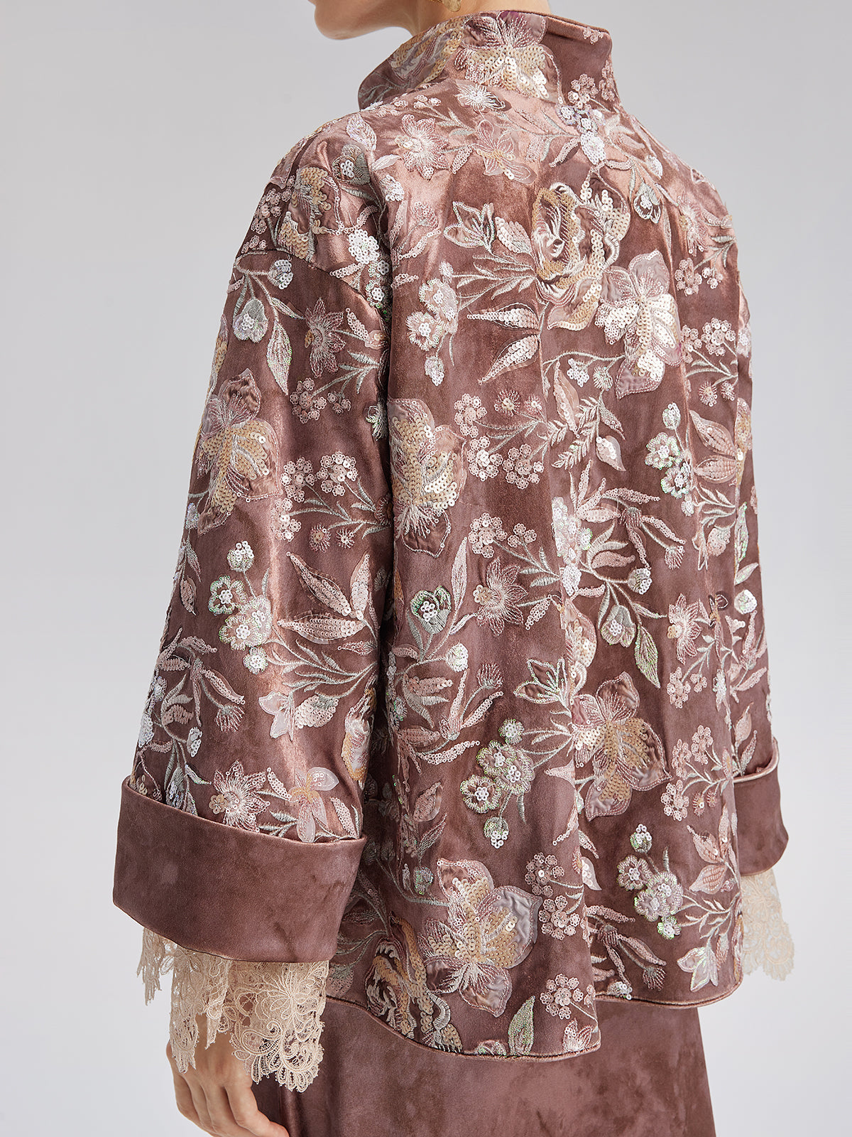 Kadife Pullu Çiçek Nakışlı Ceket