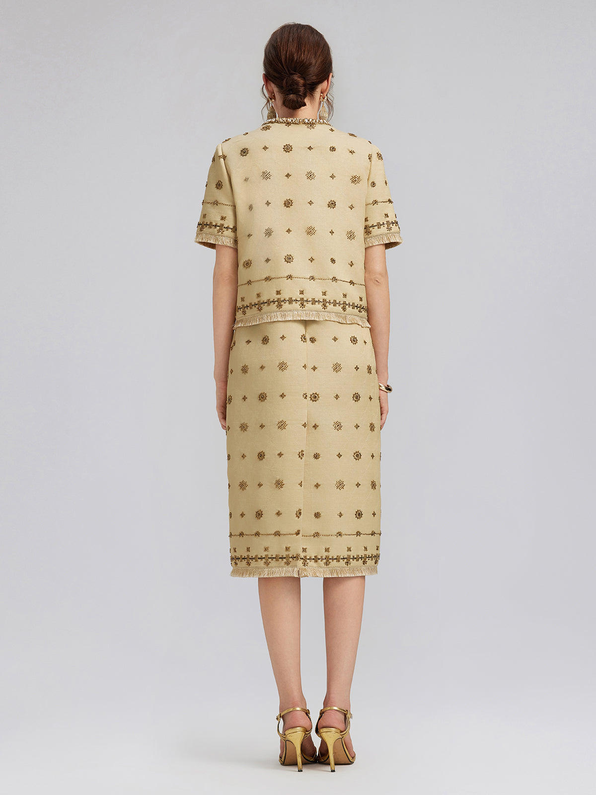 El İşlemeli Püsküllü Kısa Ceket