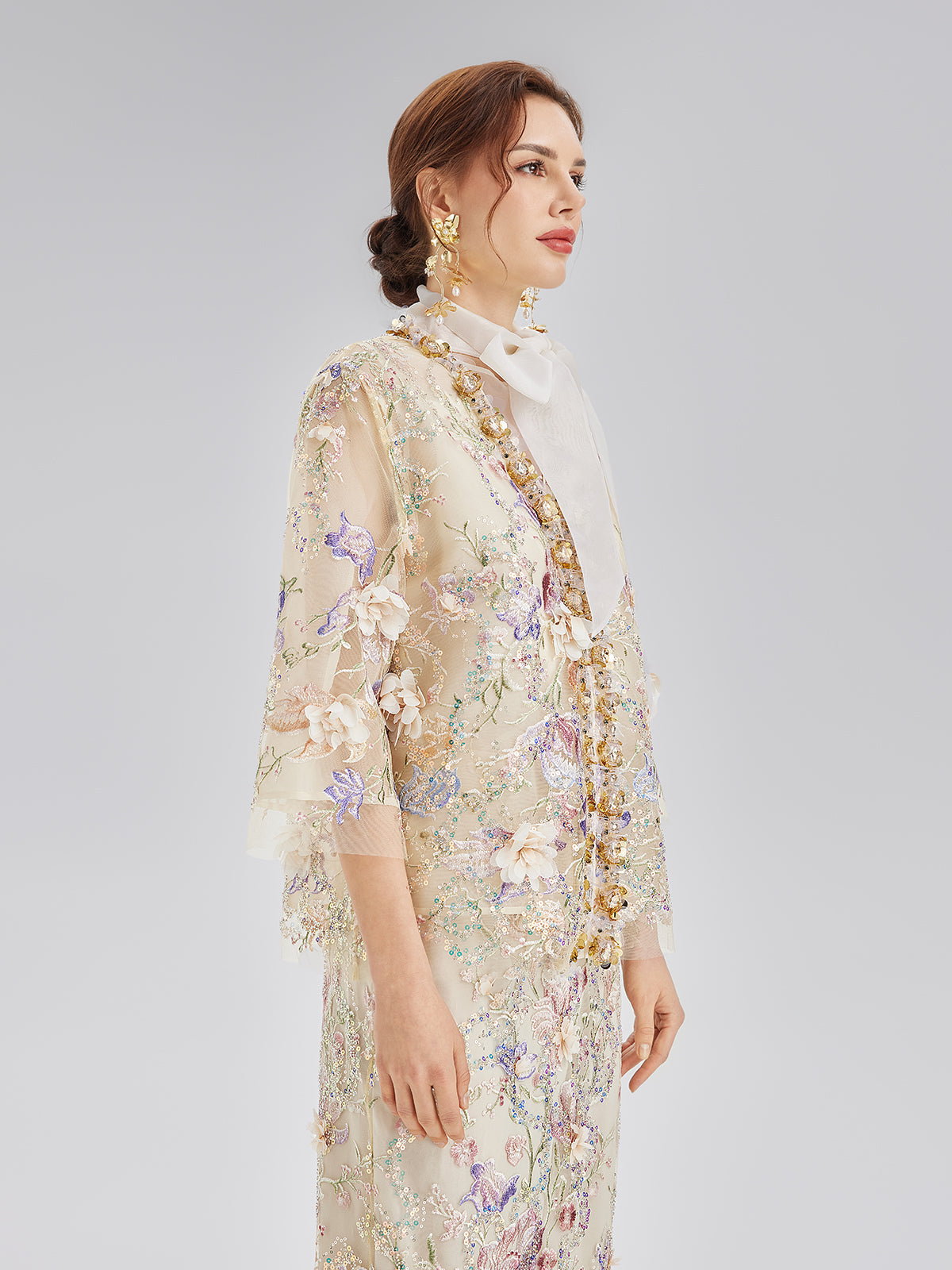 El Yapımı 3 Boyutlu Çiçekli Boncuk Nakışlı Ceket