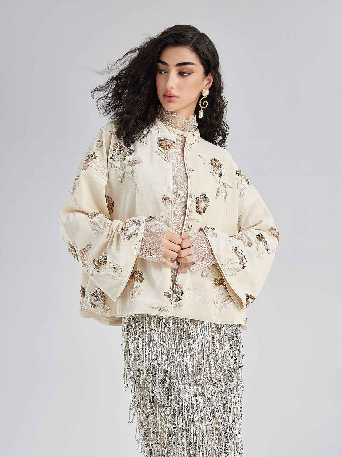 Fransız Kadife Boncuklu Nakışlı Pelerin Kaban