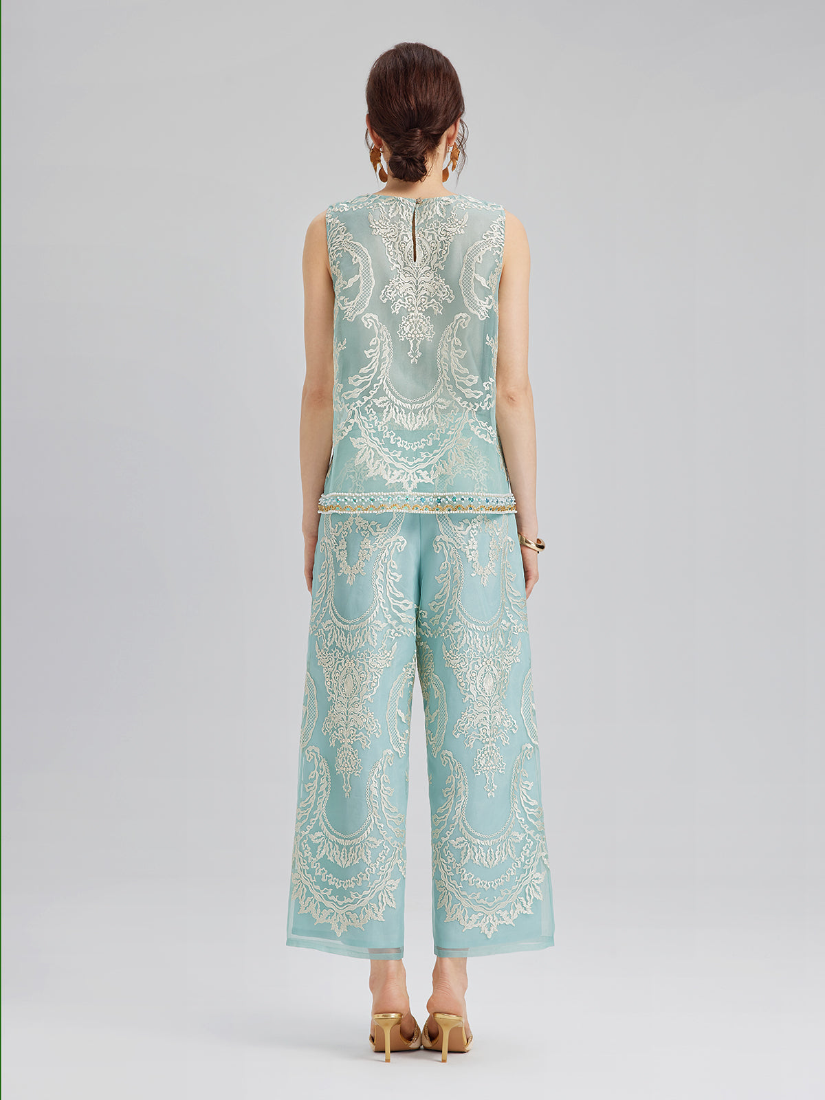 Organze Nakışlı Nane Yeşili Kısa Pantolon