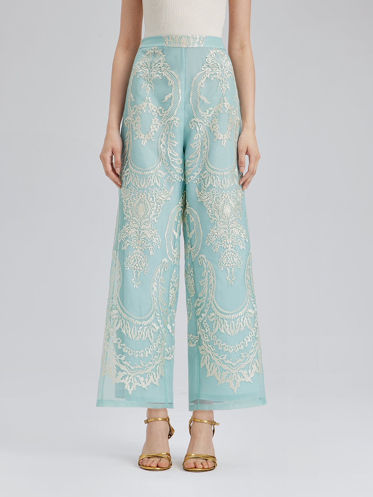 Organze Nakışlı Nane Yeşili Kısa Pantolon