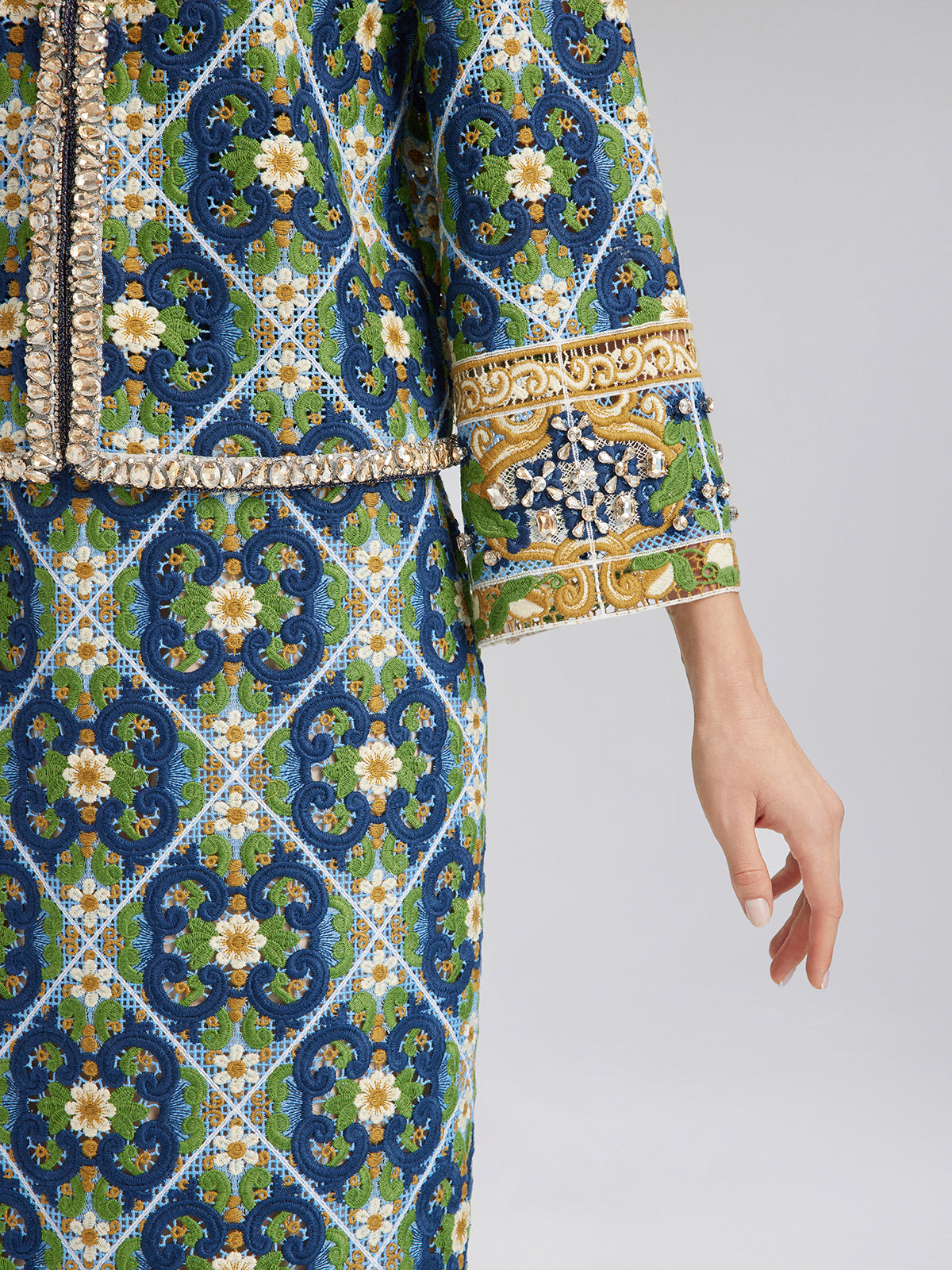 Taş Kenarlı Güpür Dantel Ceket