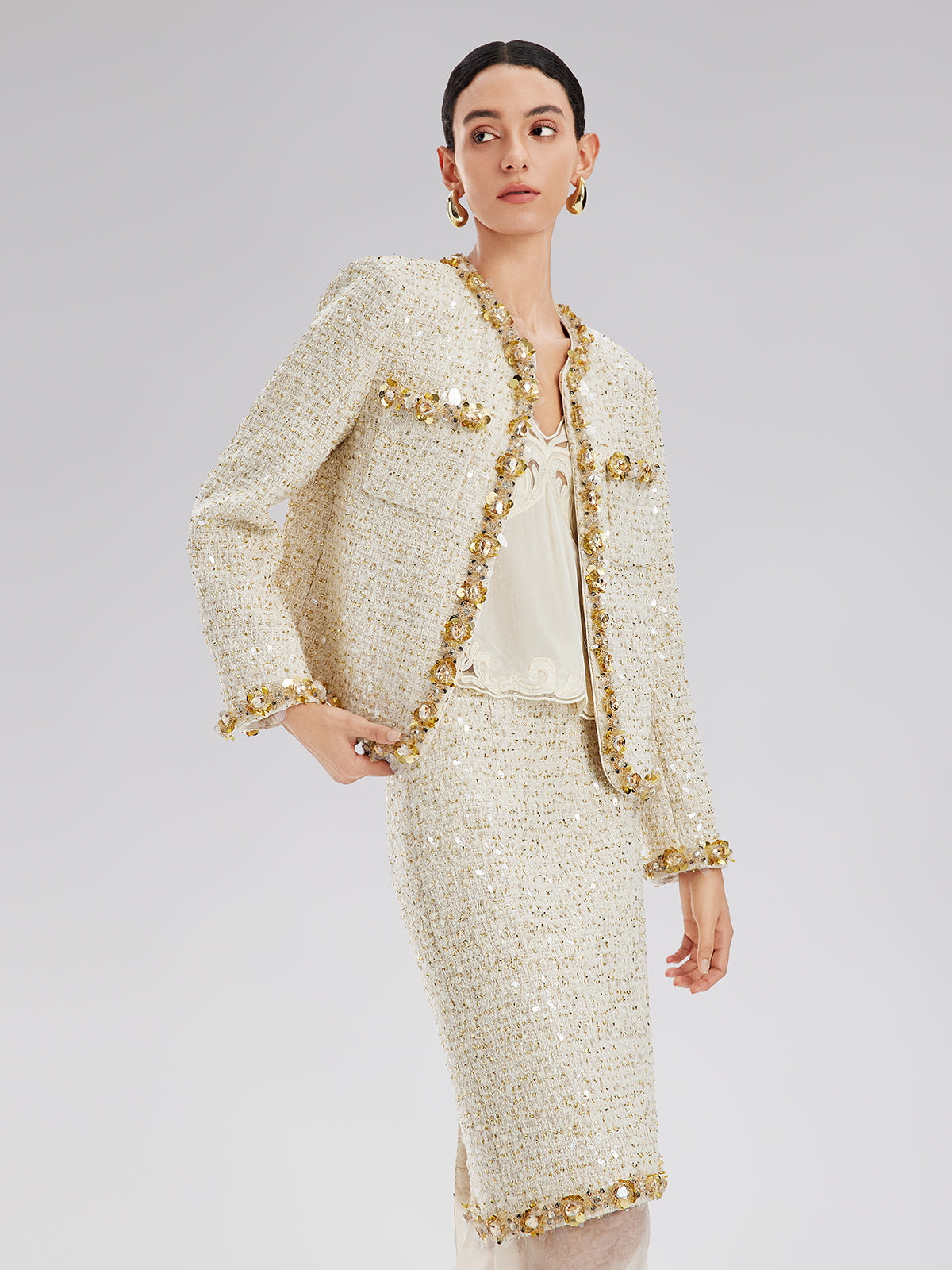 Pullu Kenarlı Fransız Tüvit Kısa Ceket