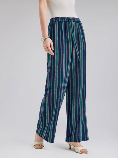 Hafif Çizgili Beli Lastikli Pantolon