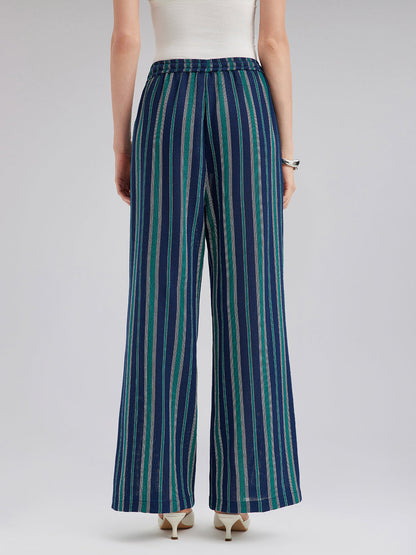 Hafif Çizgili Beli Lastikli Pantolon