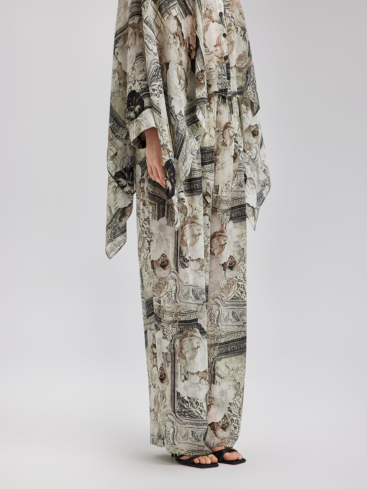 Barok Desenli İpeksi Tatil Pantolonu
