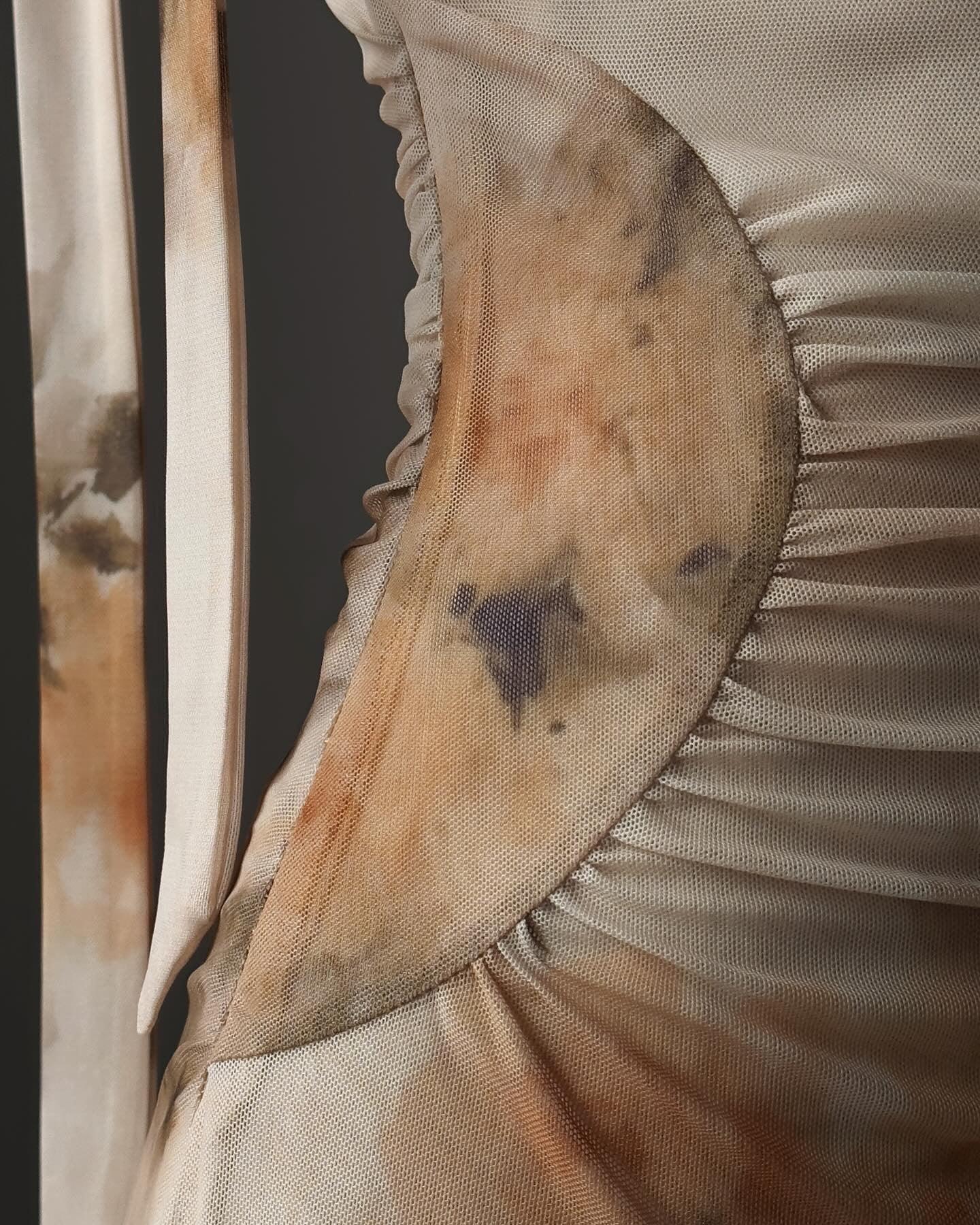 Çiçek Desenli İp Askılı Midi Elbise