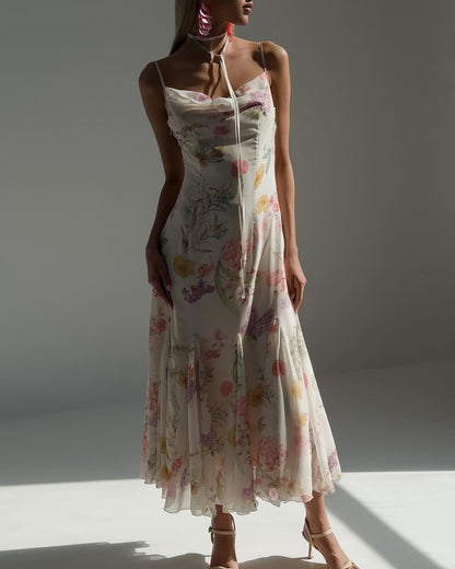 Çiçek Desenli İp Askılı Elbise