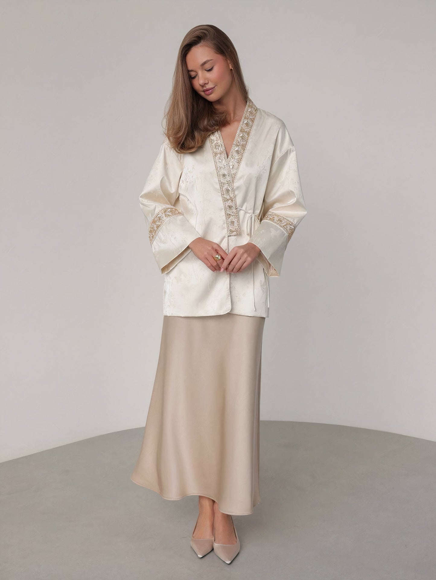 Fildişi Zarafet Kimono