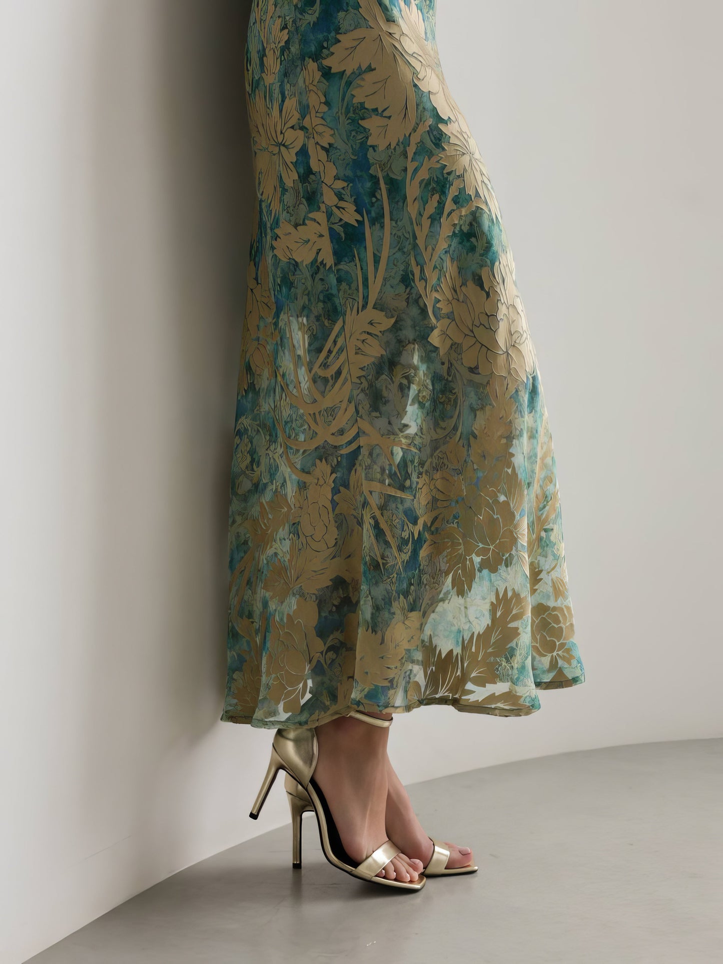 Yeşil Tonlu Dantel Şerit Detaylı Elbise