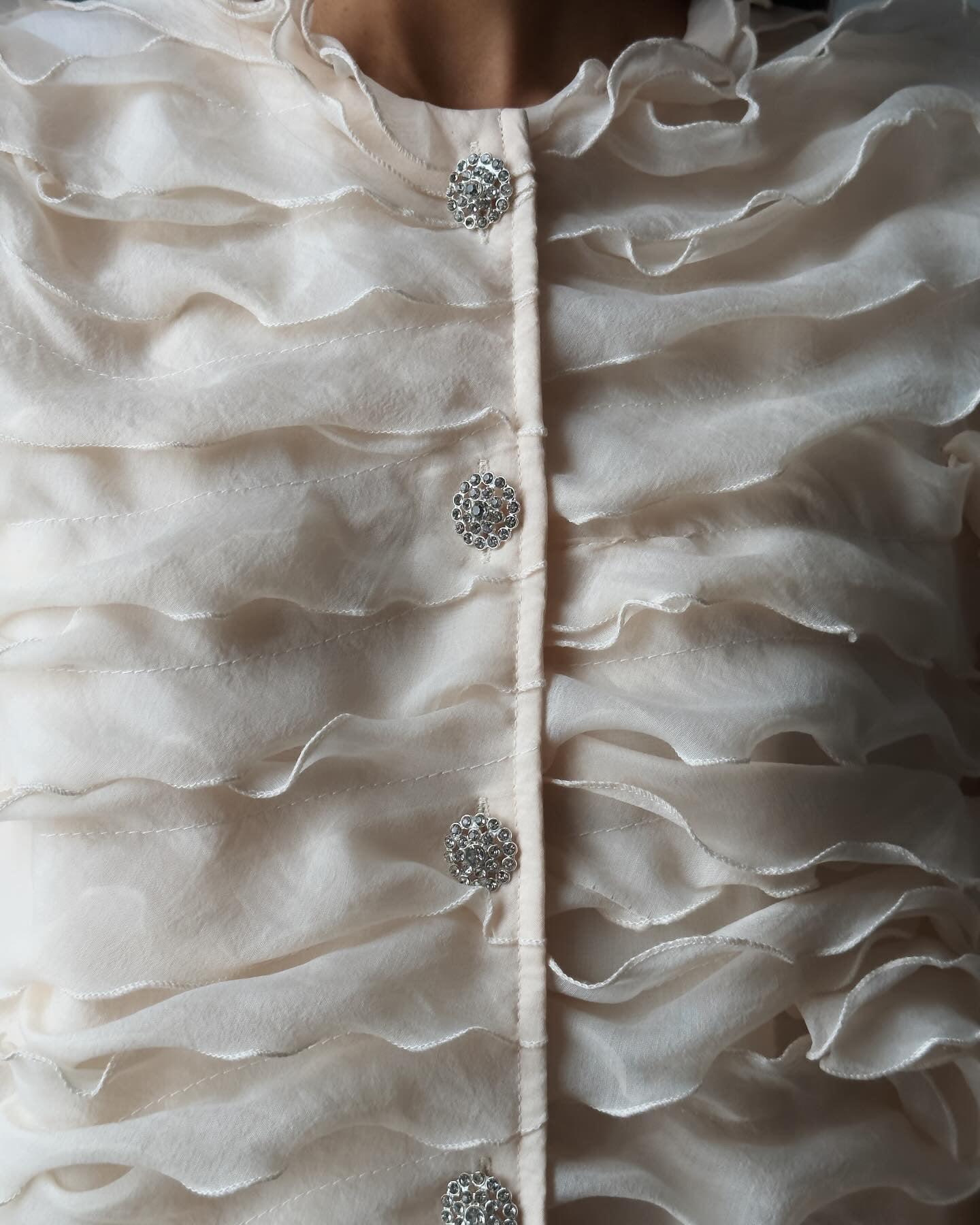 Zarif Büzgülü Ceket