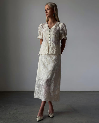 Zarif Beyaz Dantel Detaylı Takım