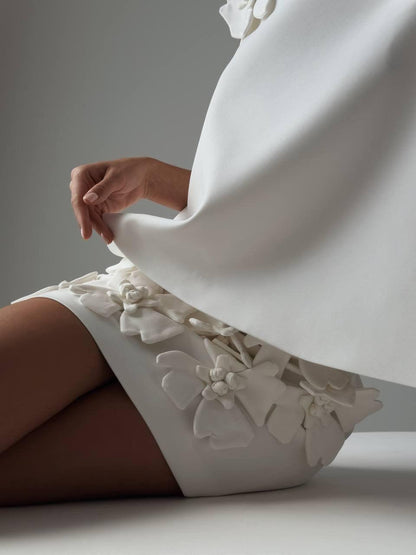 Çiçek Detaylı Beyaz Mini Takım